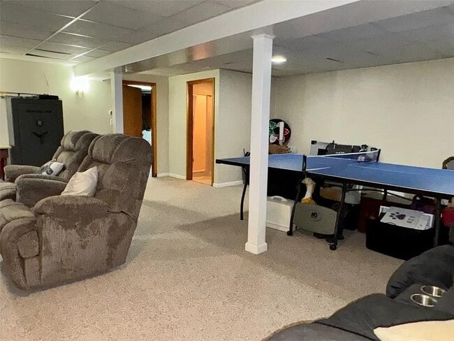 Building Photo - 7 Exeter Dr