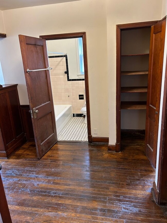 Building Photo - NELSON