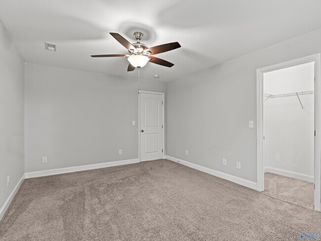 Building Photo - 114 Summer Pointe Ln NW