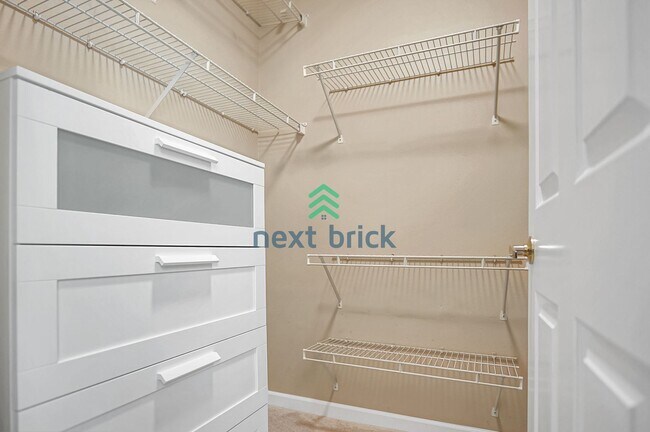 Building Photo - 1 Bed 1 Bath Condo for Rent in Sammamish!