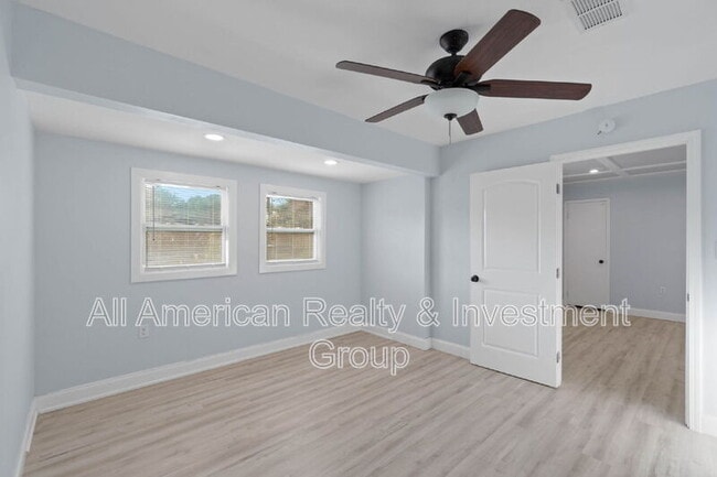 Building Photo - 19 Eglin St