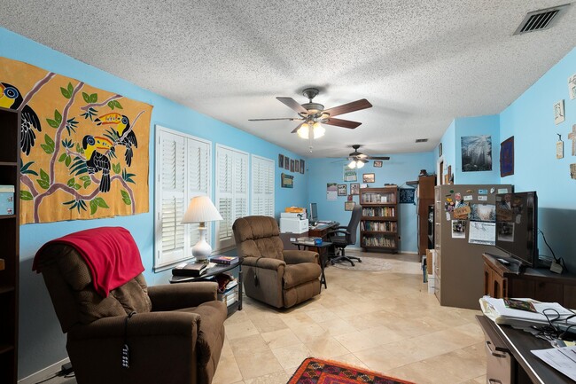 Building Photo - 2005 Point West Dr