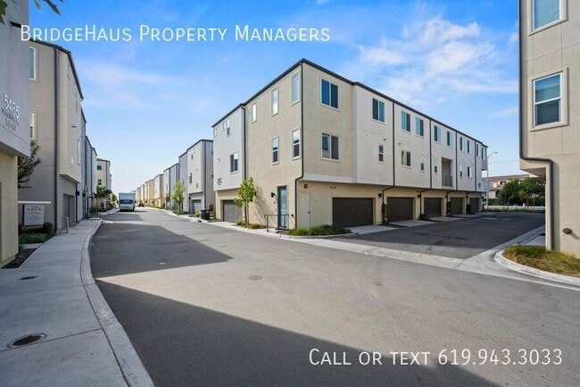 Building Photo - 5480 Seacliff Pl