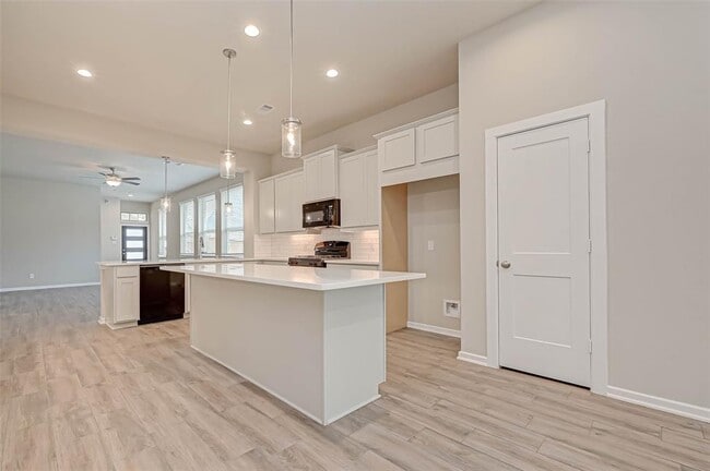 Building Photo - 348 Rise Ln