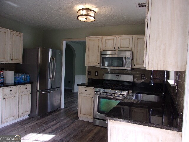 Building Photo - 340 Twin Point Way
