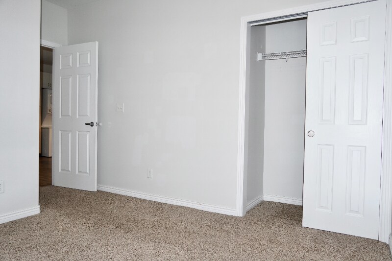 Building Photo - 2310 E St Vrain St