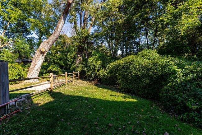 Building Photo - Renovated Home with 1st floor Study or Additional Bedroom