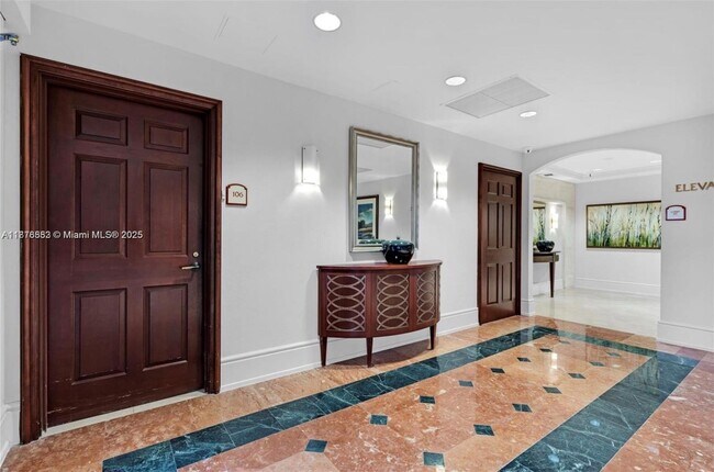 Building Photo - 781 Crandon Blvd