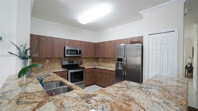 Building Photo - 928 SW 154th Path