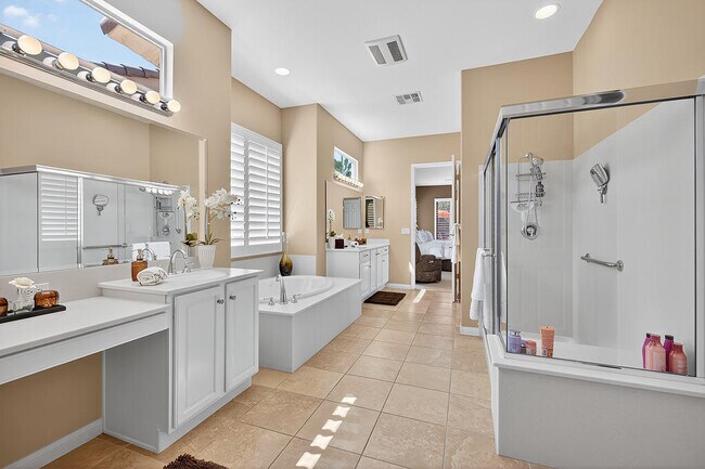 Building Photo - 81157 Avenida Sombra
