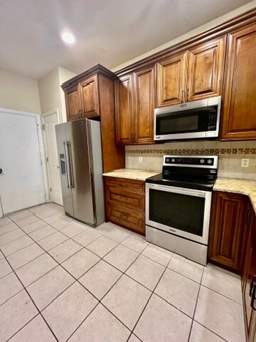 Building Photo - 26607 Castleview Way