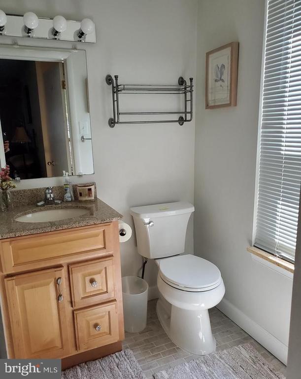 Building Photo - 304 Forbes St