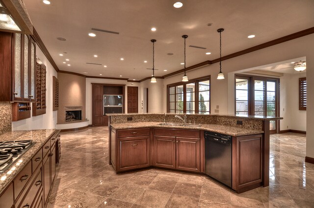 Building Photo - 222 Iris Ave