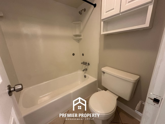 Building Photo - Spacious 4BR Cordova Home with Hardwood Floors, Fireplace & Fenced Yard