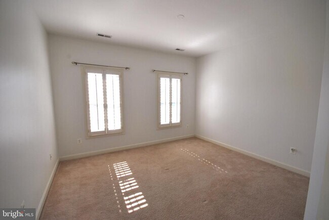 Building Photo - 5319 Kenzie Audrey Ct