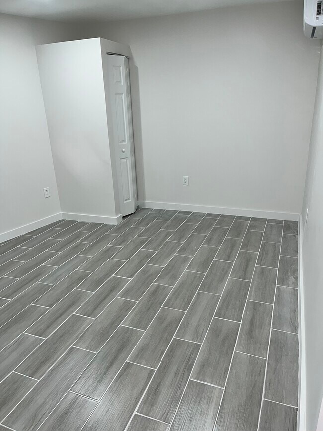 Building Photo - 155 NW 123rd St