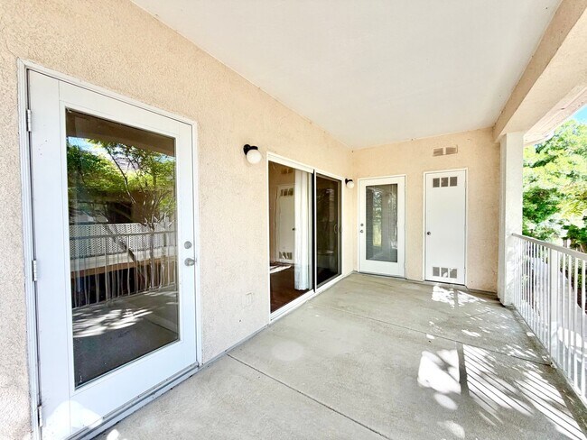 Building Photo - Stylish 2 Bedroom 2 Bathroom 1 Car Garage with Resort Style Amenities in Prime Temecula Location