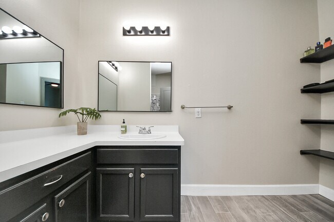 Building Photo - 18410 Avanta Cove Dr