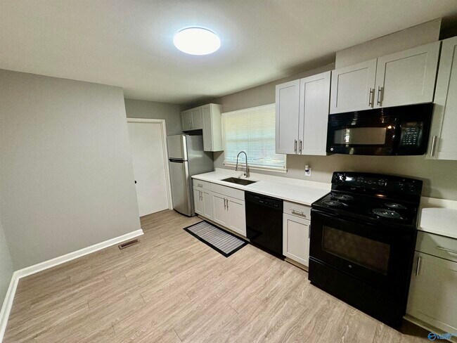 Building Photo - 2019 Lance Rd NW