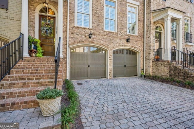 Building Photo - 9026 Riverbend Manor