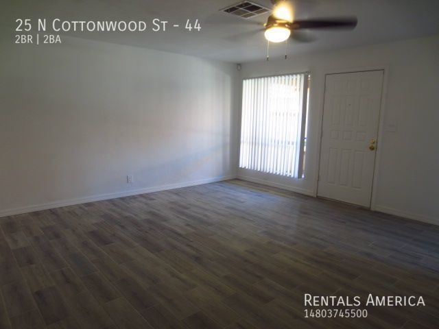 Building Photo - 2 Master Bedrooms in Fully Remodeled, Sing...