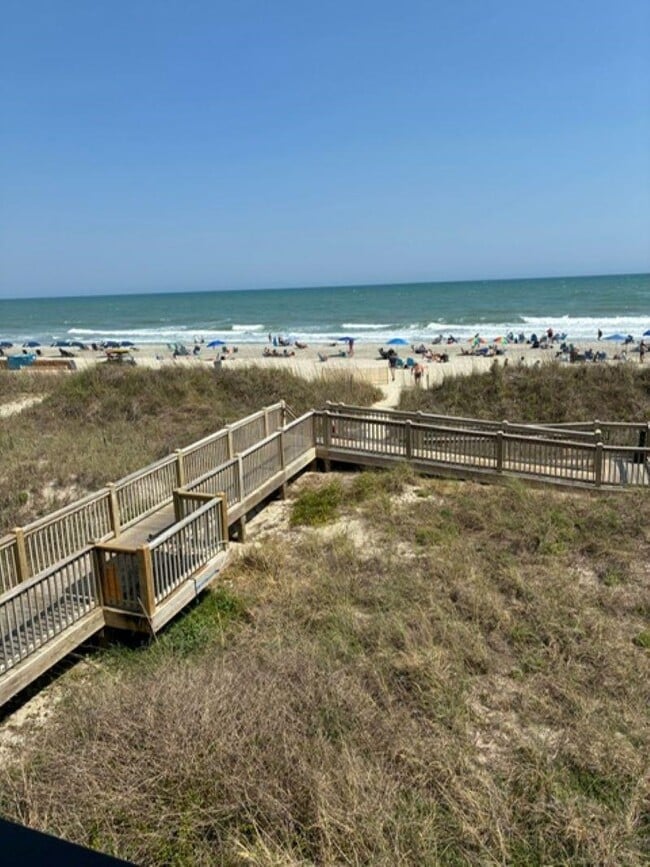 Building Photo - 5801 Oyster Catcher Dr