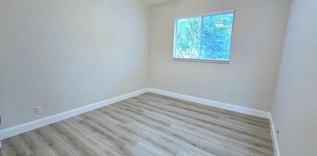 Building Photo - 4305 Coventry Pointe Way
