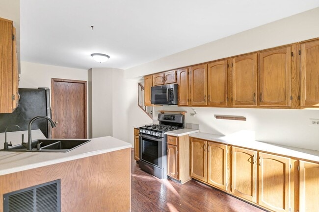 Building Photo - 2116 Glasgow Ct