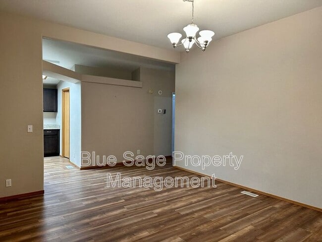 Building Photo - 1375 S Bagley Creek Rd