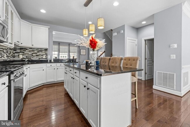 Building Photo - 16729 Shackleford Way