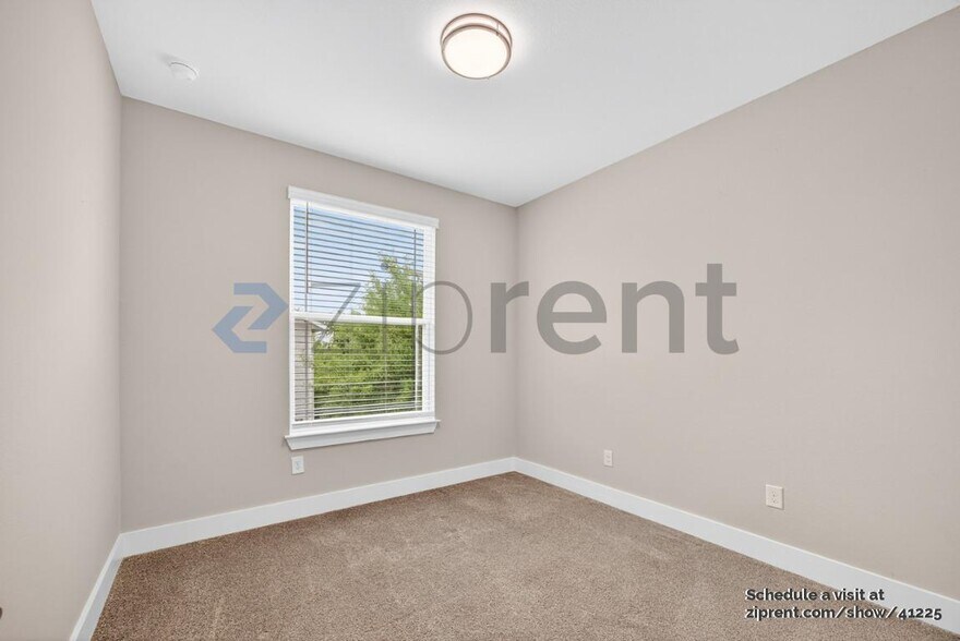 Building Photo - 1511 E Sandalwood Ln