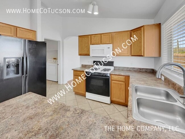 Building Photo - 7622 W August Moon Pl