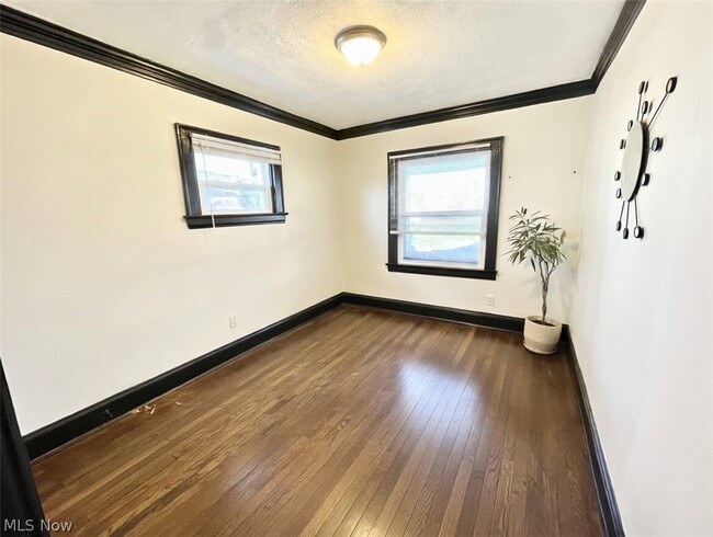 Building Photo - 4032 E 142nd St