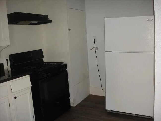 Building Photo - 107 Altic St
