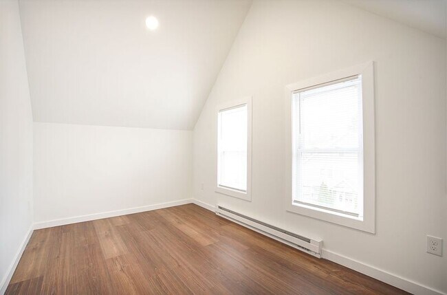 Building Photo - 42 E School St