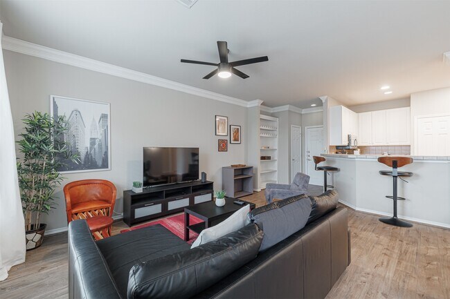 Building Photo - 2400 McCue Rd