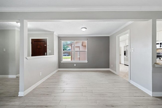 Building Photo - 13834 Fleur De Lis Blvd
