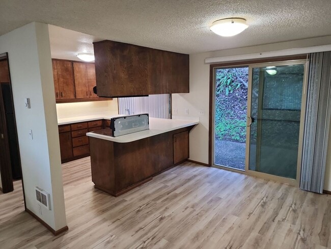 Building Photo - Beautiful Large home in private and quiet community