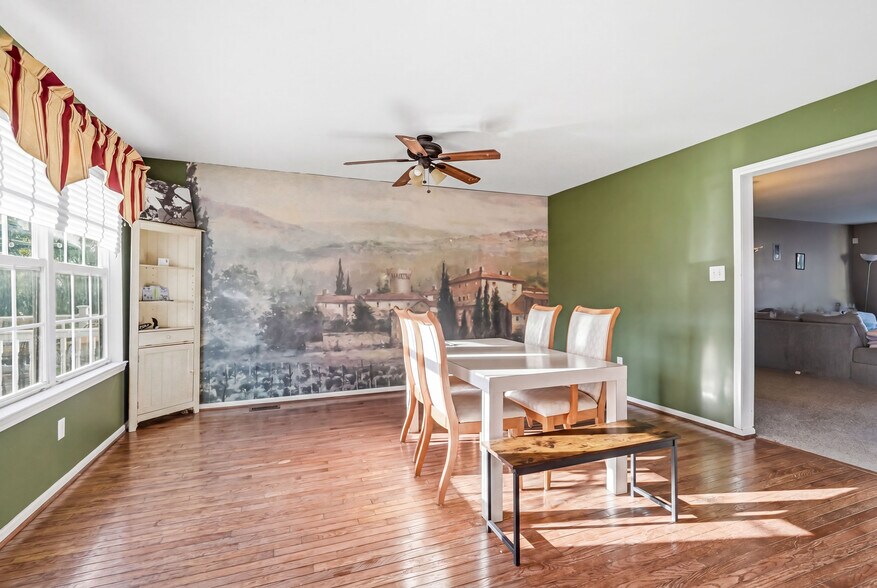 Building Photo - 327 Allens Ln
