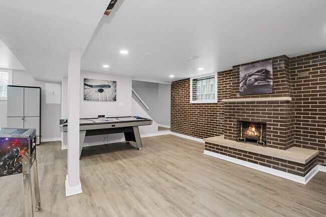 Building Photo - 6059 W 64th St