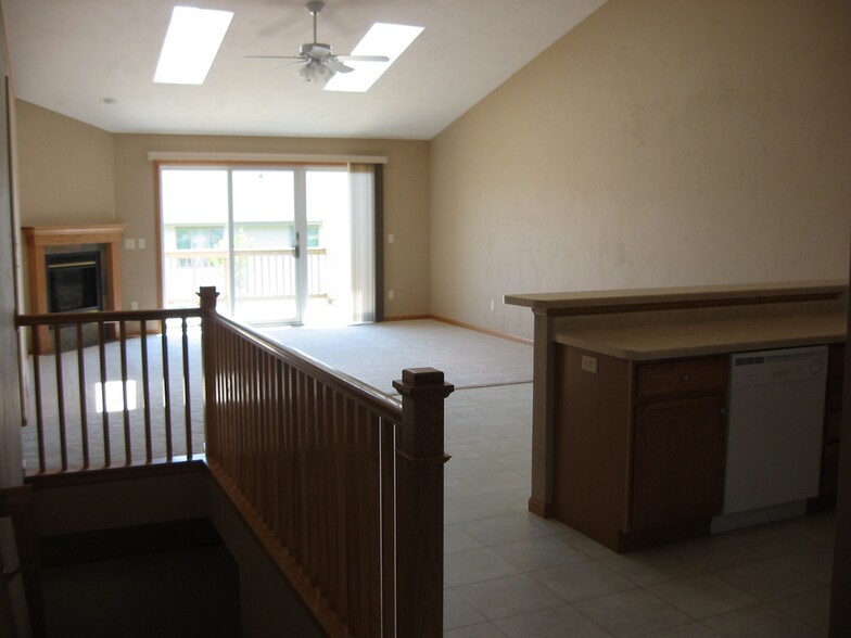 Primary Photo - 605 Kramer Ln