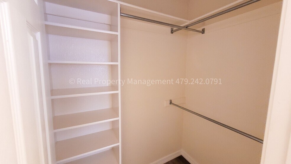Building Photo - 7214 Red Pine Dr