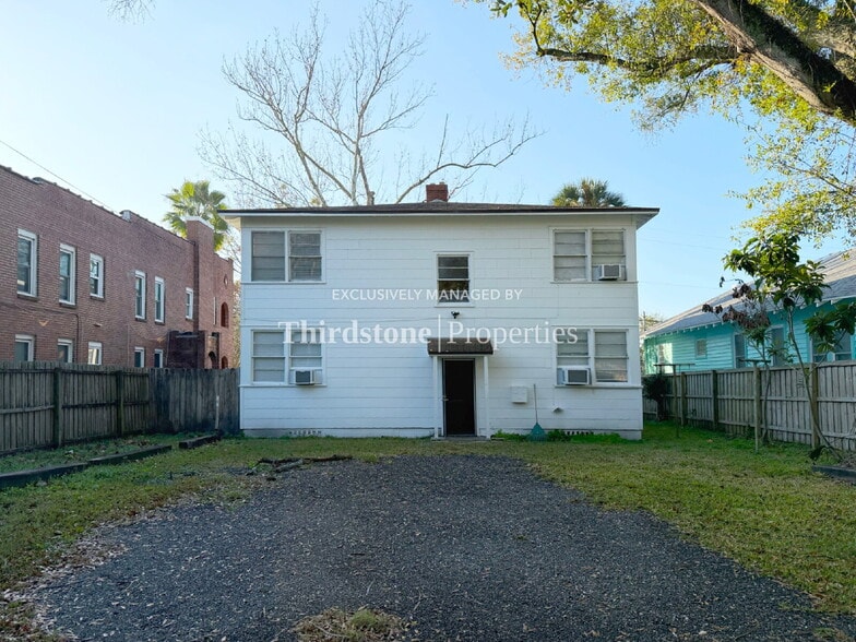 Building Photo - 2659 College St