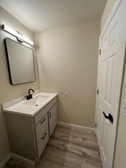 Building Photo - 1618 S 14th St