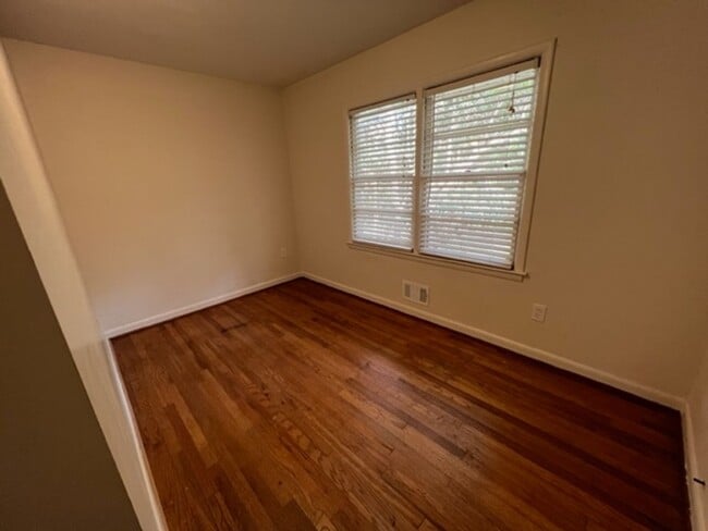 Building Photo - Spacious 3 bed 2 bath house in Athens!