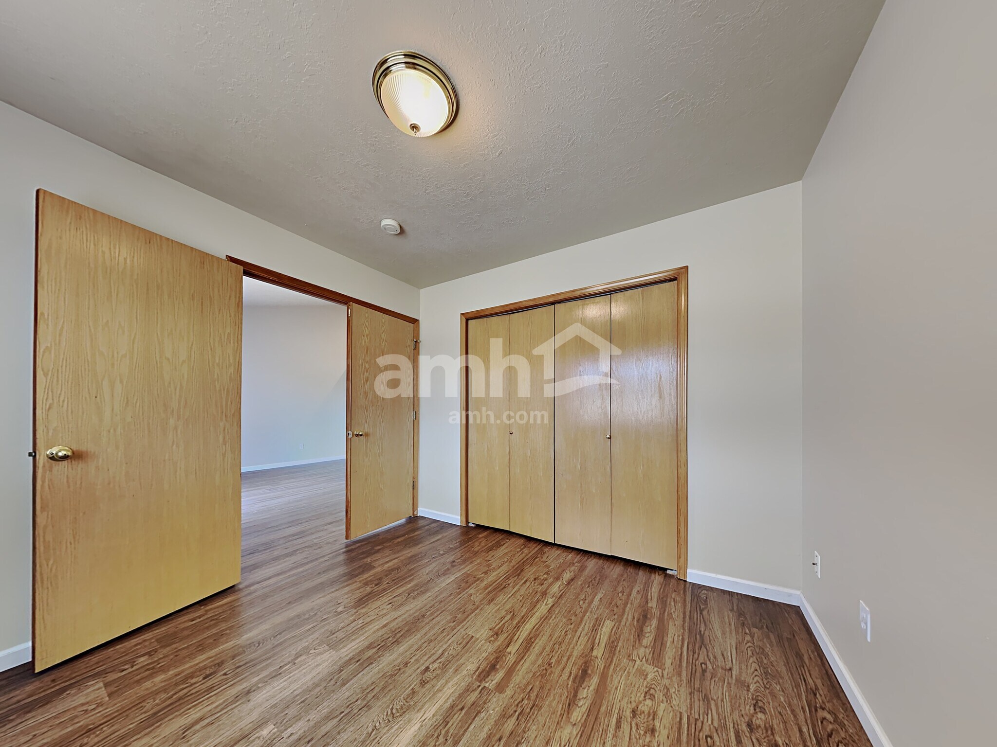 Building Photo - 641 NW Meadows Dr