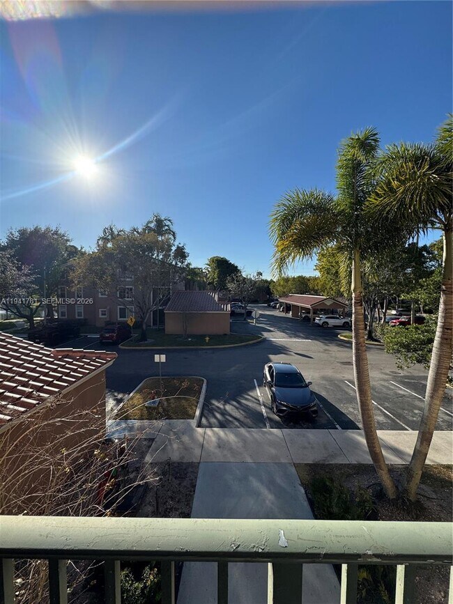 Building Photo - 4840 N State Rd 7