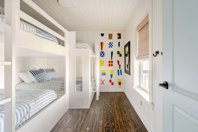 Building Photo - 907 S Cove Dr