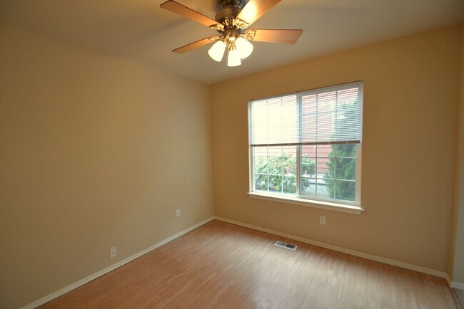 Building Photo - 16897 Lookout Mountain Rd SE