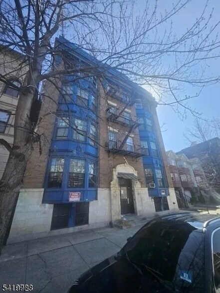 Building Photo - 150 Broad St